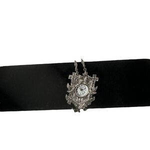 Vintage Jada Industries Silver-Tone Cuckoo Clock Pendant Brooch Japan Movement